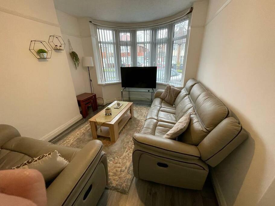 Large Beautiful 3 Bed House In City Of Birmingham Kültér fotó