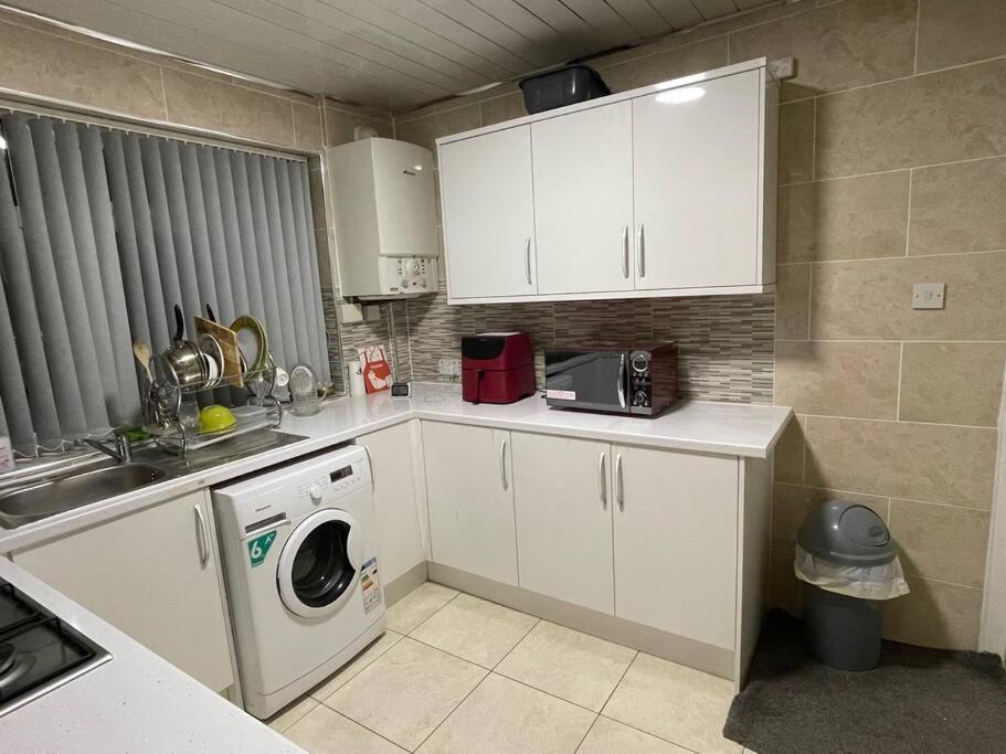 Large Beautiful 3 Bed House In City Of Birmingham Kültér fotó